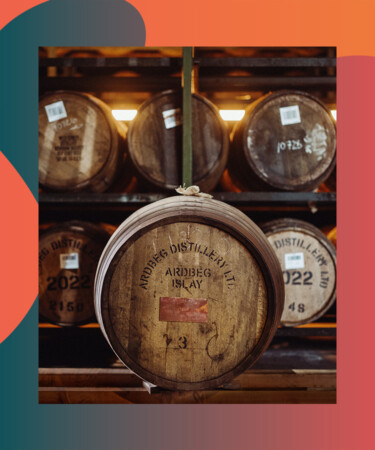 一桶 1975 年超稀有的 Ardbeg 苏格兰威士忌刚刚以破纪录的 1900 万美元售出